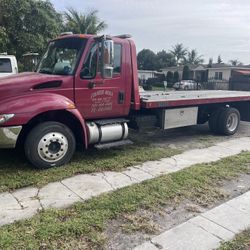 For Sale 2005 INT’L Flatbed  $38,000