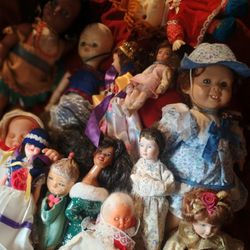 There's Cabbage Patch Dolls Porcelain Dolls Older Dolls And Antique Dolls