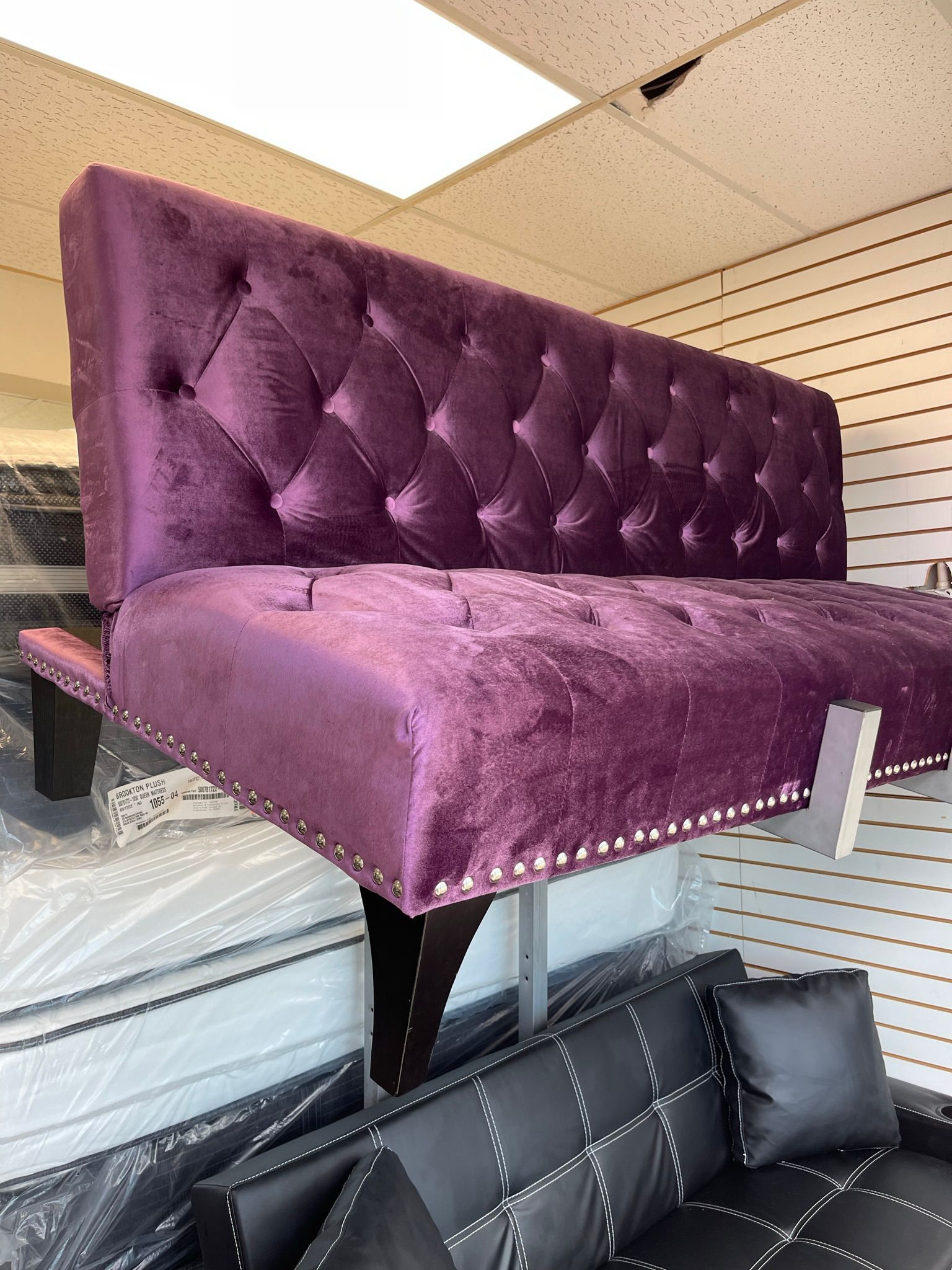 ♨️💢FUTON SOFA BED PURPLE VELVET♨️💯