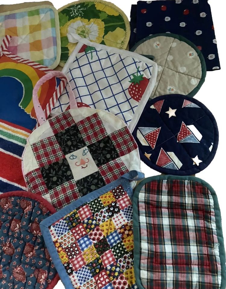 Vintage 12 Pot Holder LOT fabric floral fruit handmade hot pads quilted country