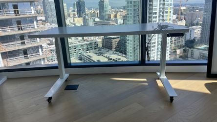 Jarvis Electric Standing Desk