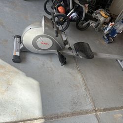 Sunny Rowing Machine