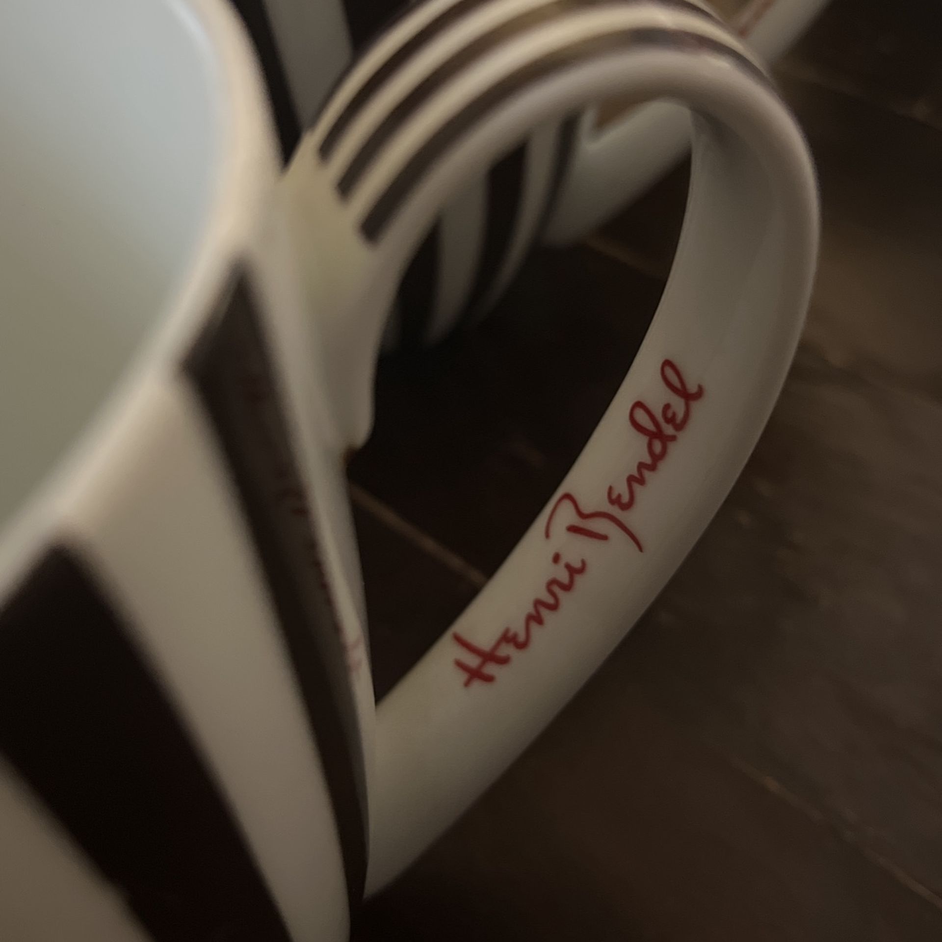 Henri Bendel Oversized Brown Stripes Coffee Latte Mug with Signature on  Handle for Sale in Camarillo, CA - OfferUp