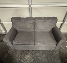 Couch with pull out bed
