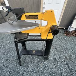 DeWalt Scroll Saw and Scroll Saw Stand