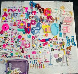 💕💕  Barbie Accessories 💕💕 ( Over 100+ items )  All for only $30