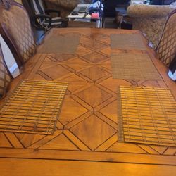 Dining Room 4 Chairs 600$