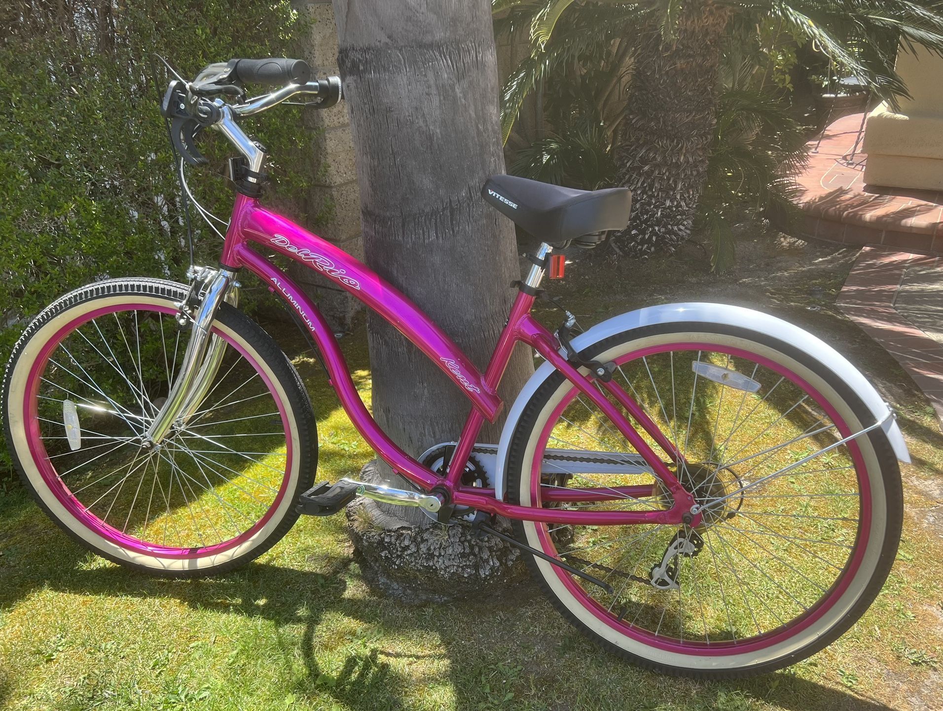 Kent del rio top women s cruiser bike