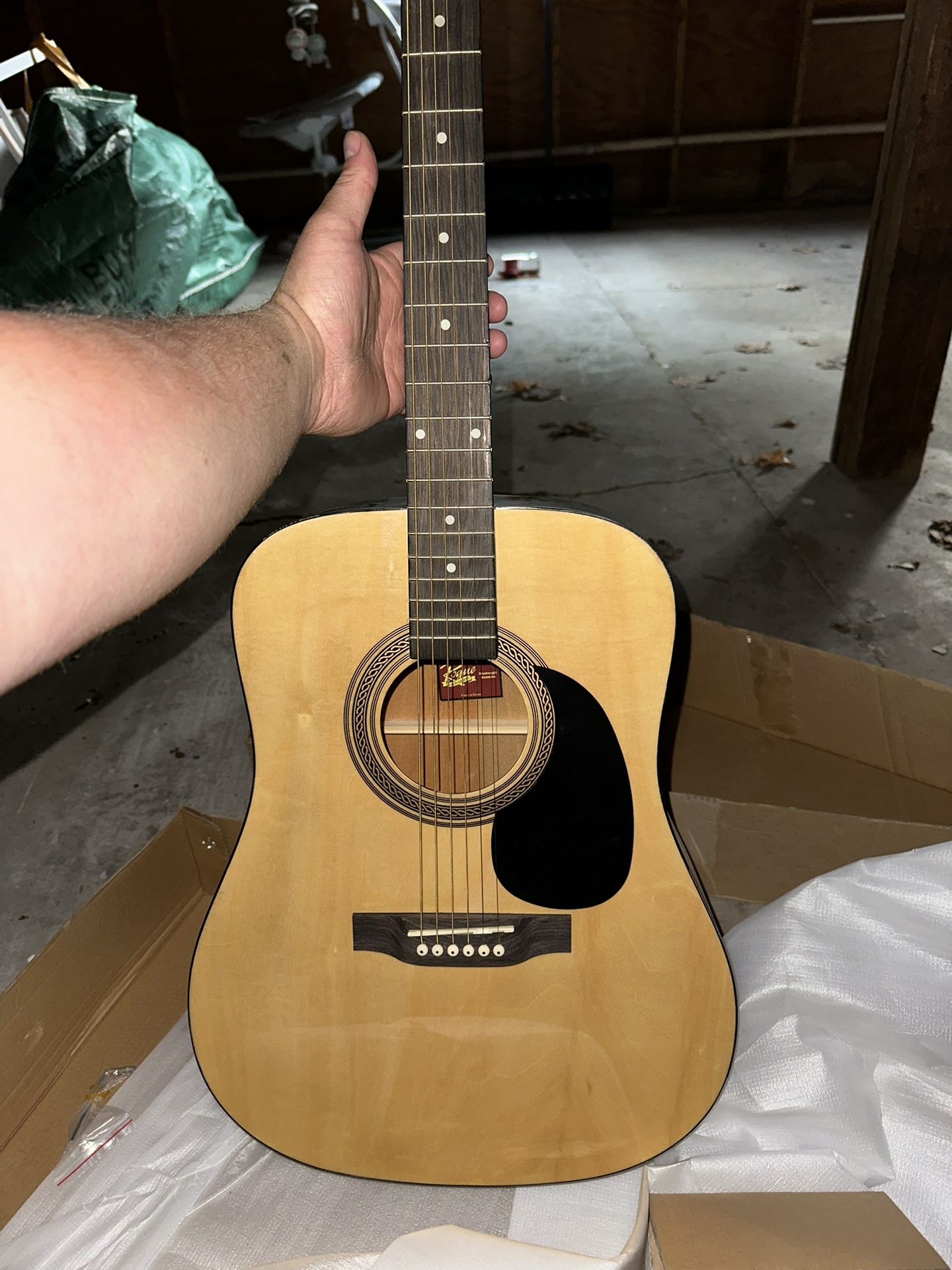 Rogue Acoustic Guitar