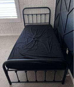 Bed frame -twin