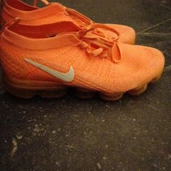 Nike Shoes Women Size 8.5 Orange Color 
