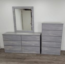 Dresser With Mirror And Chest *** Cómoda Con Espejo Y Gavetero