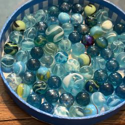 75 Aqua Marbles Including 2 Shooters  Collectible 
