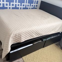 Full size bed