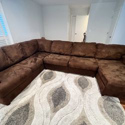 Ashley’s Couch In Chocolate 