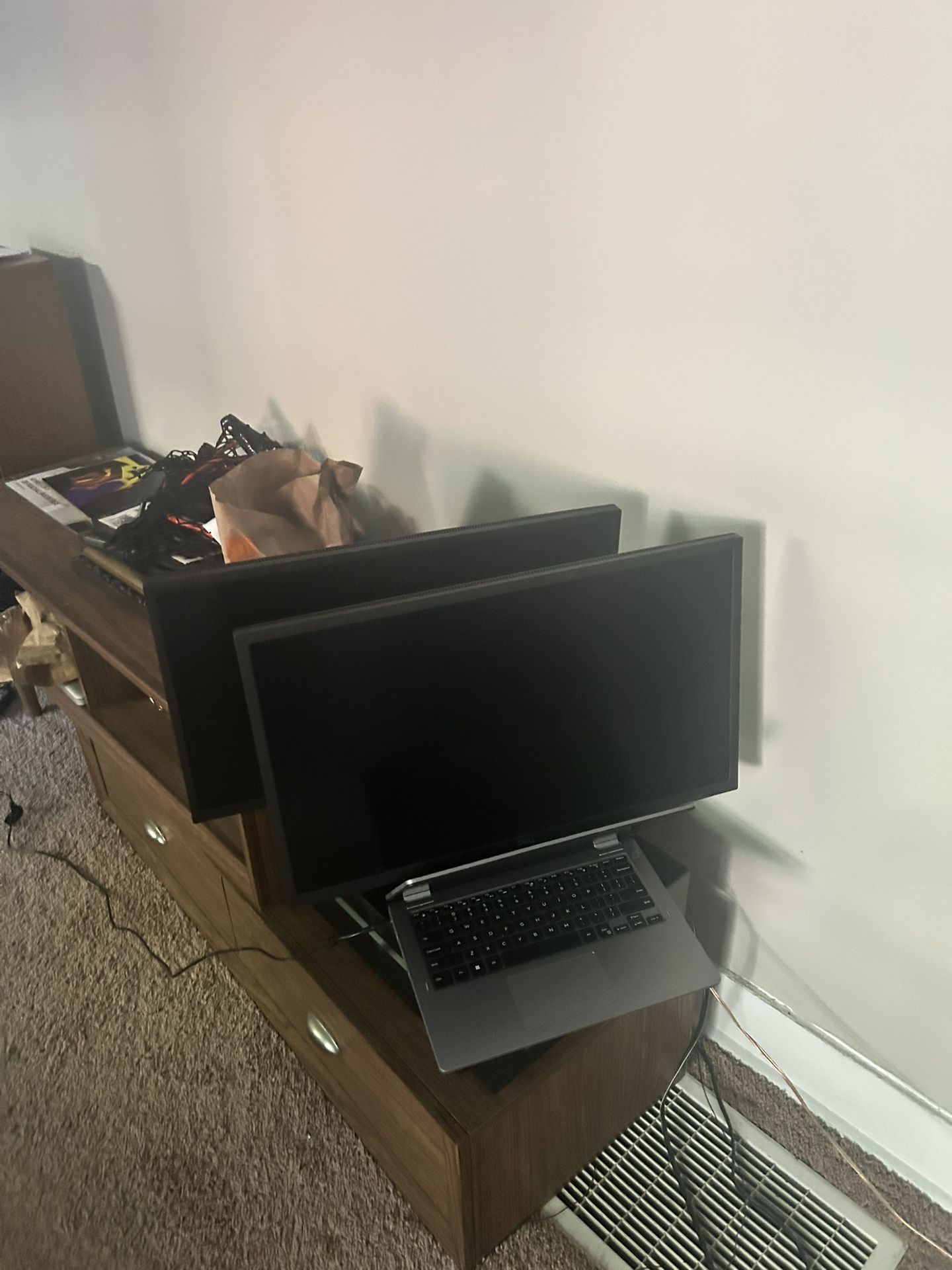Two Monitors And Dell Laptop