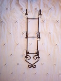 Wrought Iron Wall Plate Rack with Crystal Accents. (HOME INTERIOR)