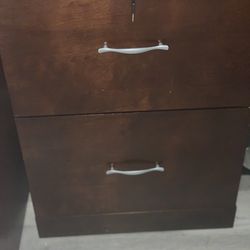 File cabinet with two drawers, and a key