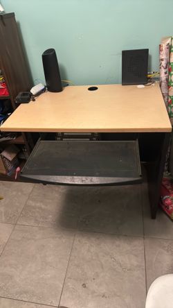 Desk computadora escritorio kids school escuela tarea homework