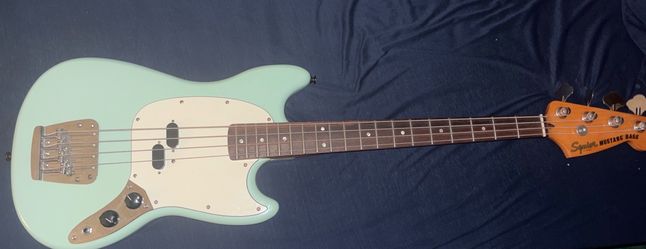 Squier mustang bass