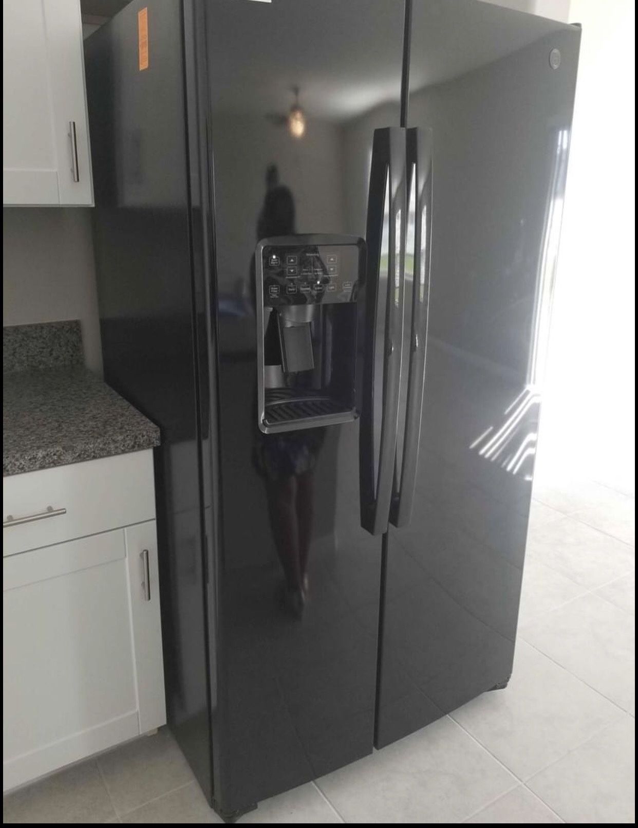 Black Refrigerator Like New
