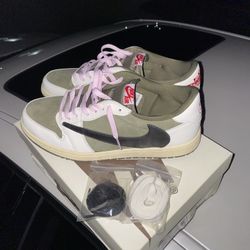 ( BRAND NEW ) Travis Scott 1’s Low 