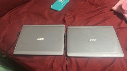 I’m selling 2 Acer laptops both are gray and they are a small size