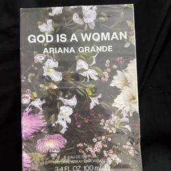 Ariana Grande God Is A Woman 
