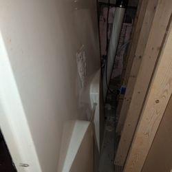 New 60 In Shower Base And Walls 