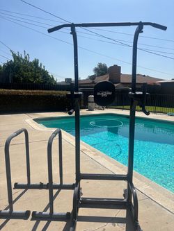 Pull up and dip bars