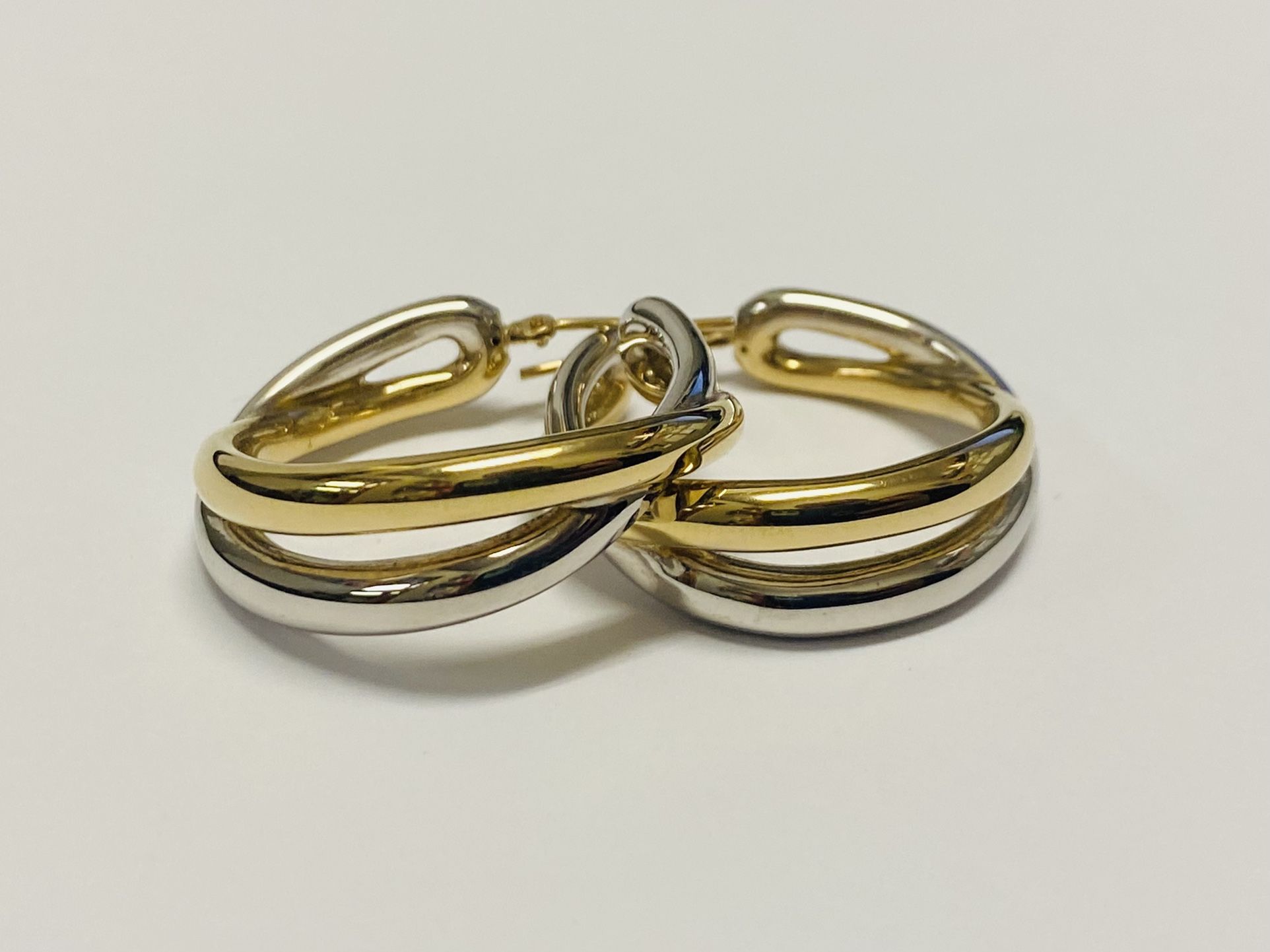 Vintage 14K White & Yellow Gold Intertwined Hoop Earrings Signed ITL Israel