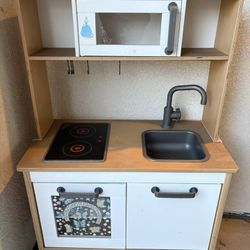 Play Kitchen 
