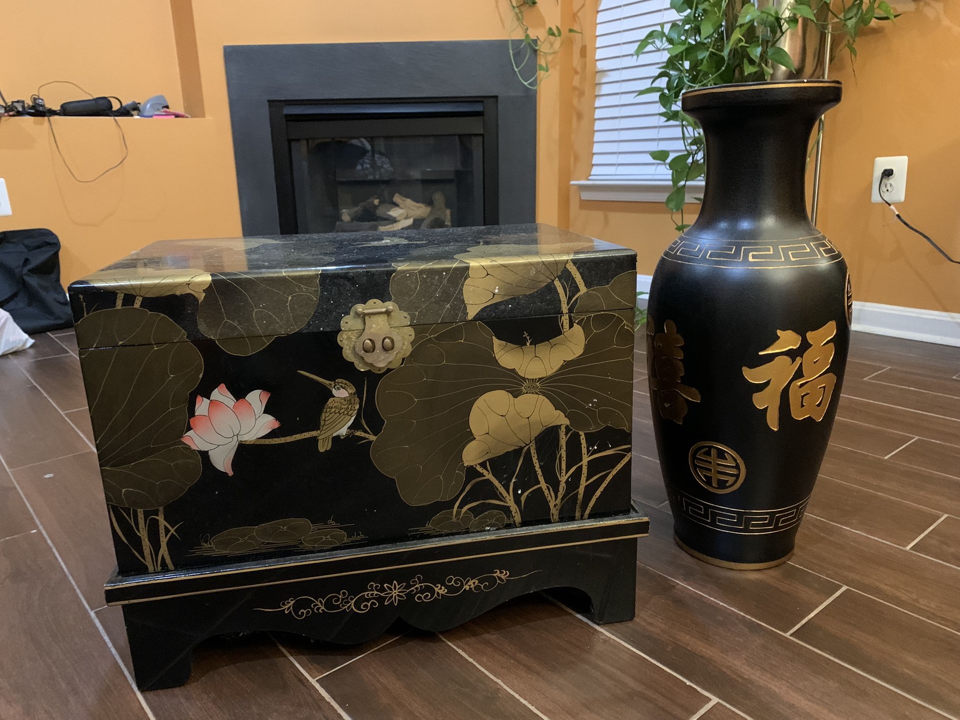 Oriental Black Set Chest & Vase