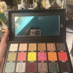Jefrree Star Pallet’s 