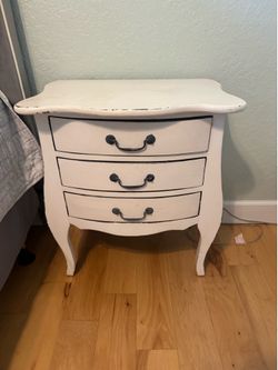 Country white bedside tables (2)