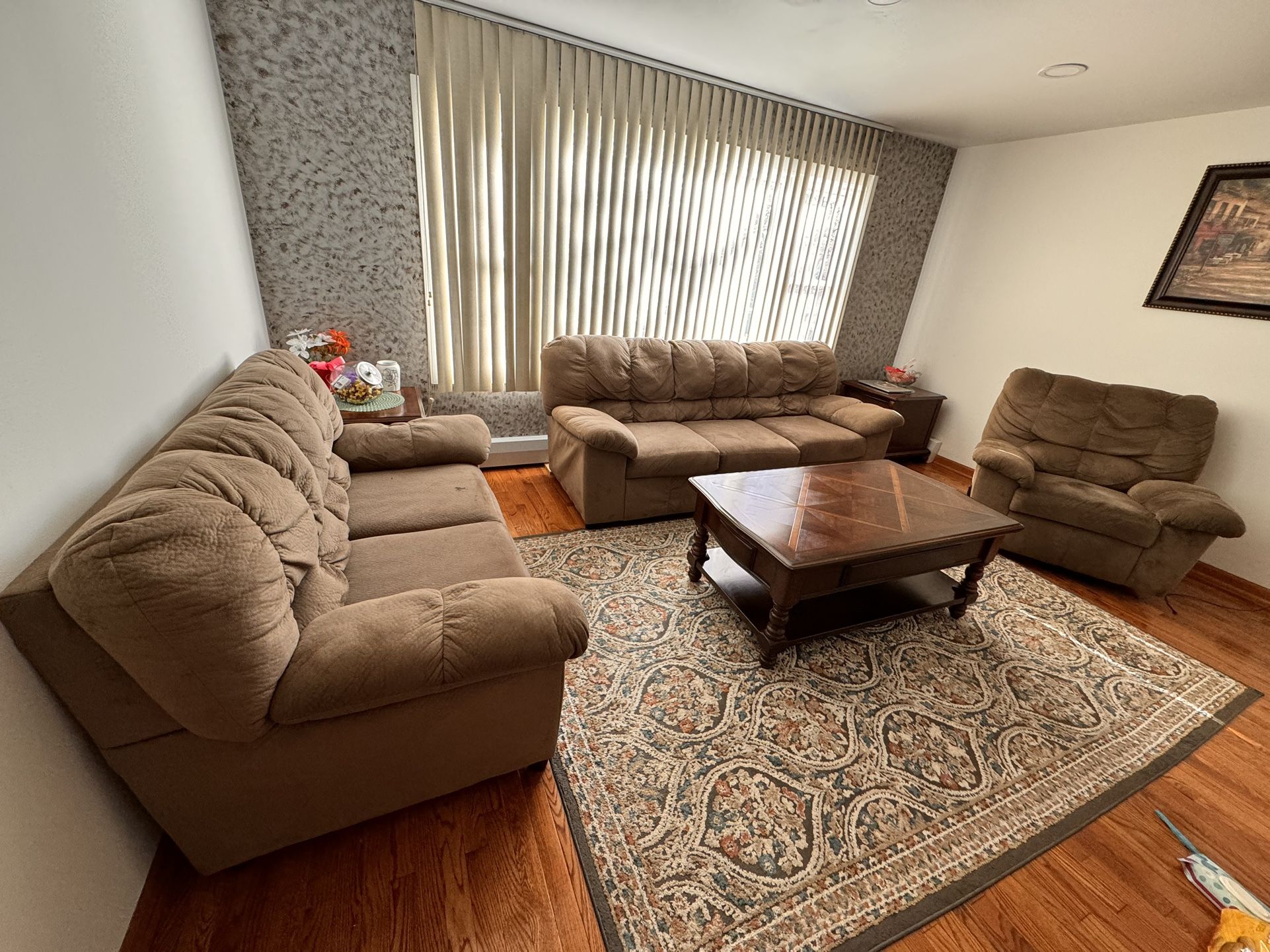 4 Piece Living Room Set Or Individual Items For Sale