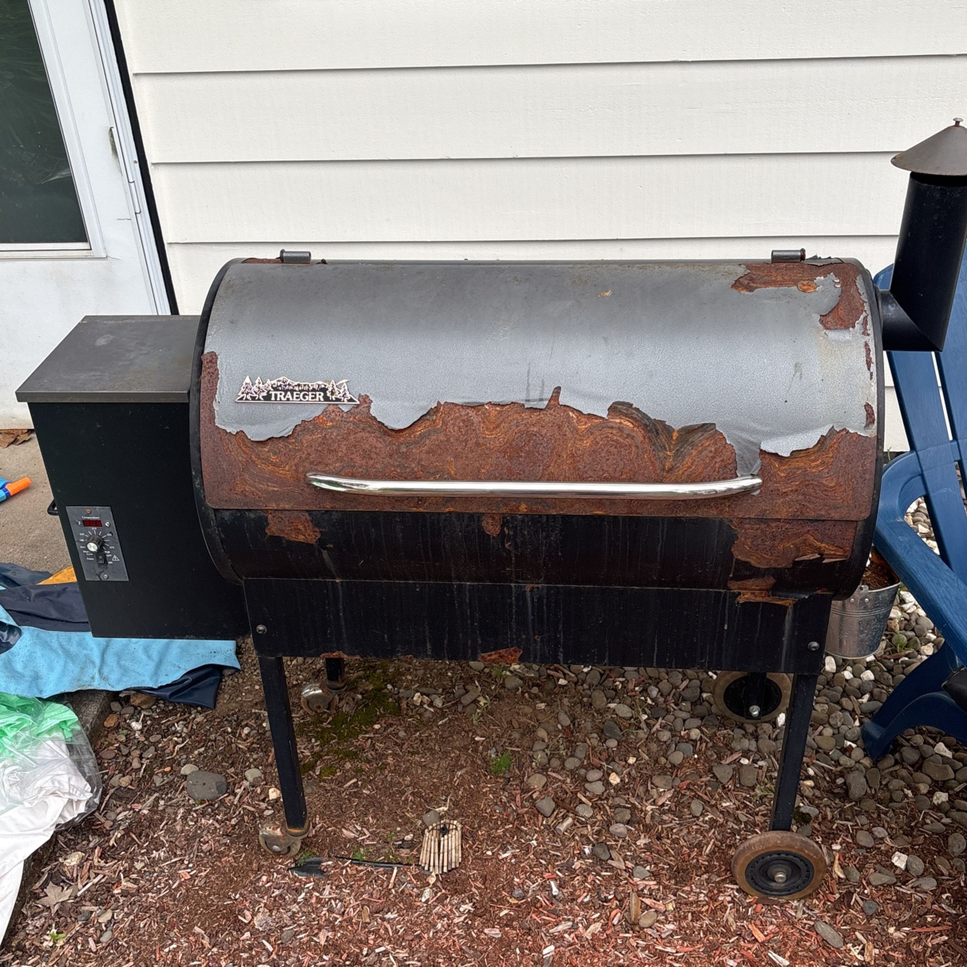 Early Traeger Pellet Smoker 