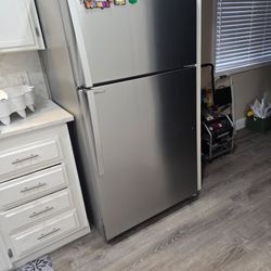 Whirlpool Fridge Like New 