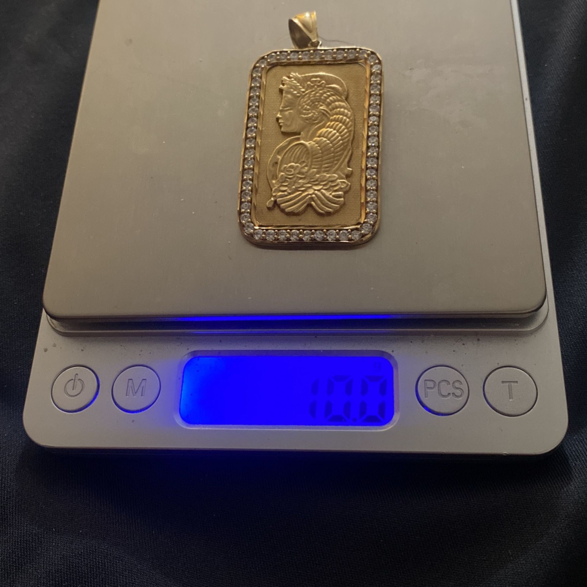 Pendent Lady Pamp