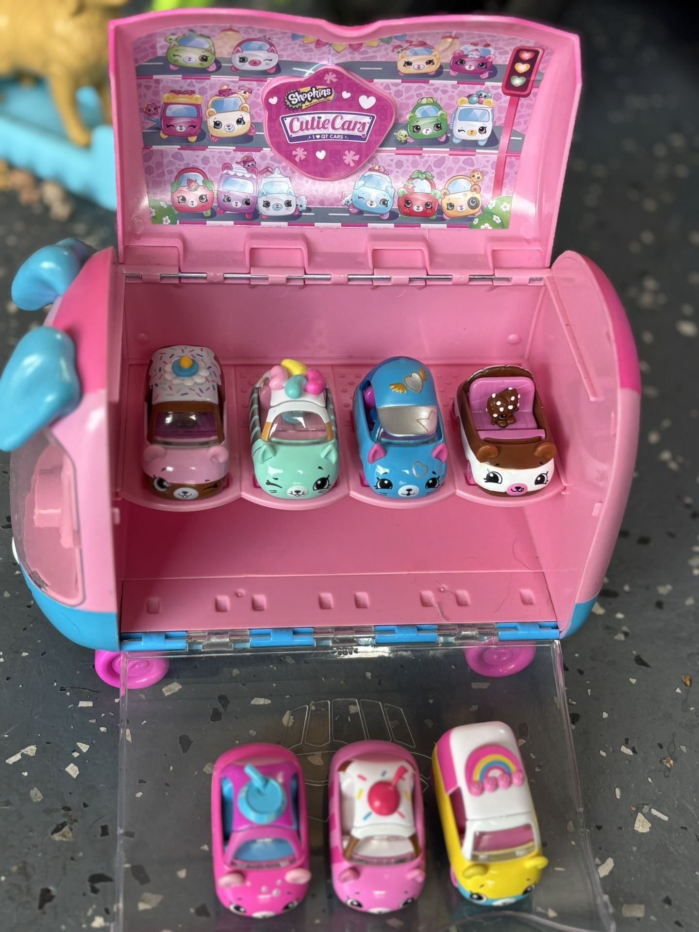 Shopkins Car Carrier With 7 Cars