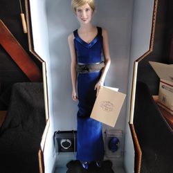 FRANKLIN MINT PRINCESS DIANA PORCELAIN DOLL