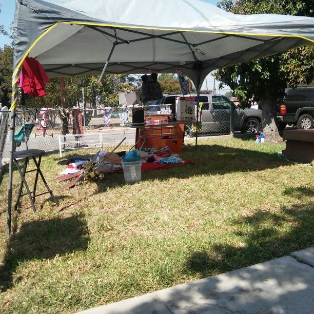 Yard sale in pomona