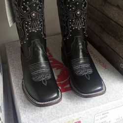 Black Cowboy Boots 