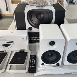 Kanto YU4 Powered Speakers – Matte White + Kanto S4 Stands ($40 Value) 