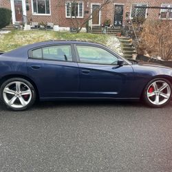 super clean charger 4200obo nothing wrong runs strong 