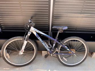 Mountain/hybrid Specialized Bike
