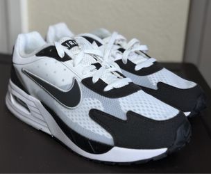 Nike Air Max Solo Sneakers White Black 11 Men/12.5 Women