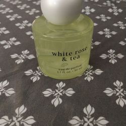 White Rose &Tea Perfume 