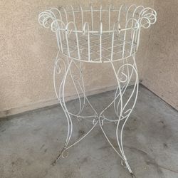 Large  Rodiron call plant stand