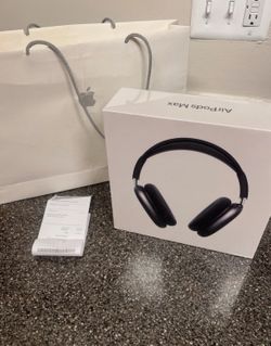 AirPod Pro Max USB-C Midnight Black with Case